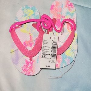 2 pairs toddler girls size 6/7 flip flops with strap